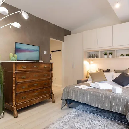 Gaya Oasi Apartament *